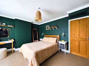 Bedroom- click for photo gallery